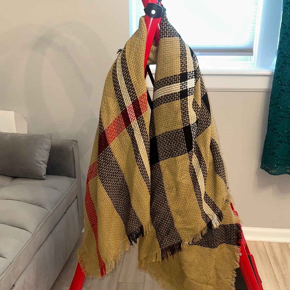 Plaid Woven Scarf